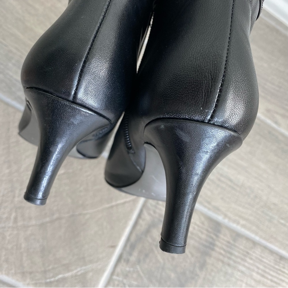 Tahari Primer Black Leather Ankle Boot Heeled Studded Size 7.5 - Picture 7 of 12